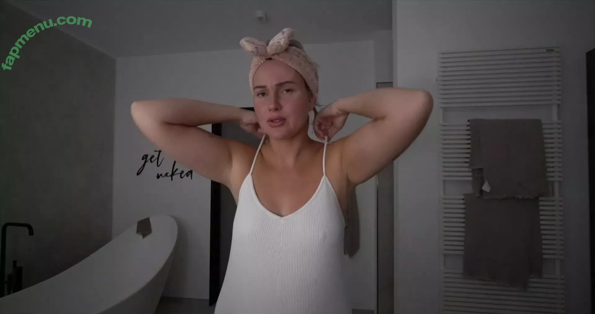 Maren Wolf nude photo #0337 (jellwolffree / marenwolf)