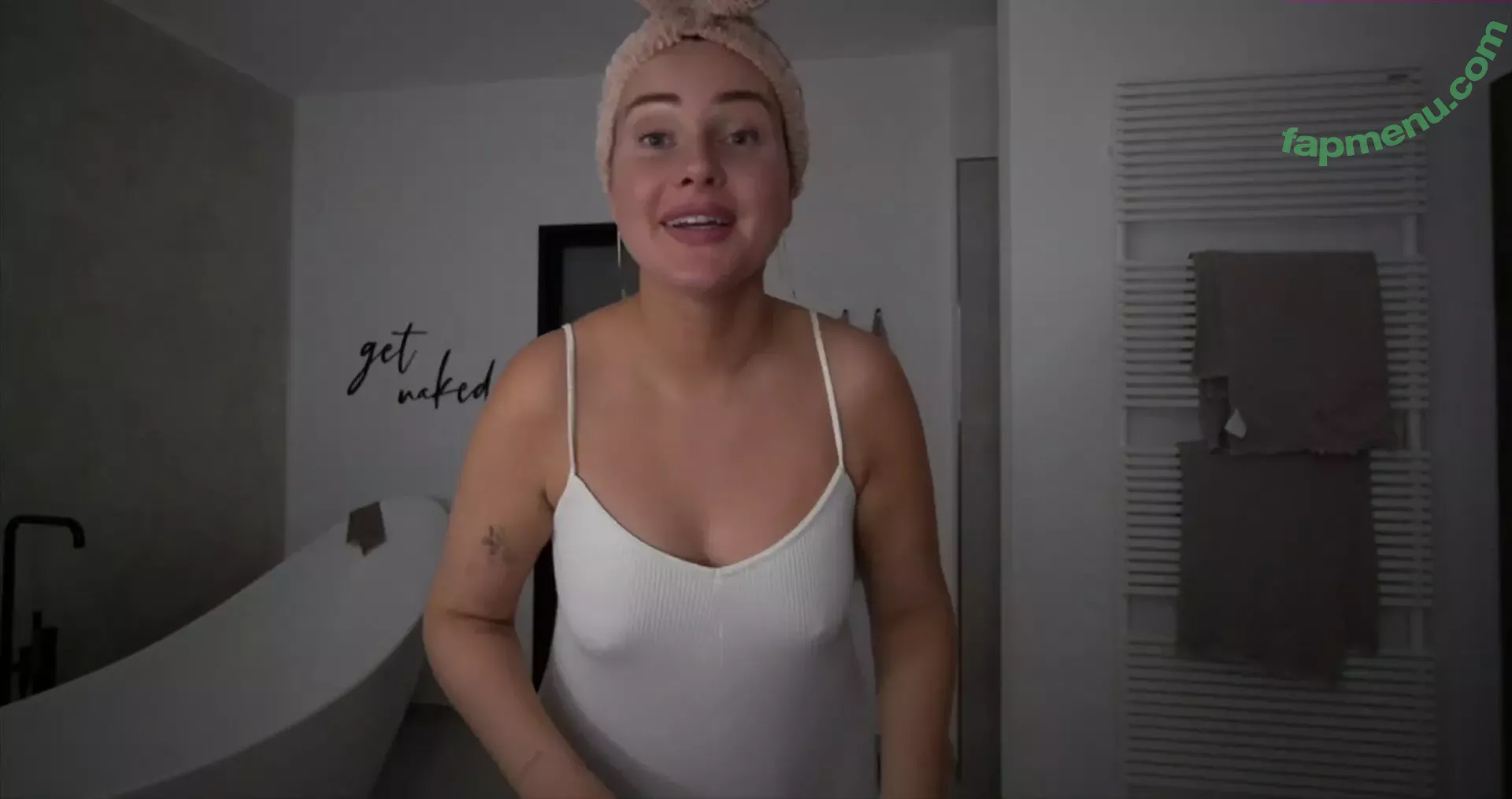 Maren Wolf nude photo #0339 (jellwolffree / marenwolf)