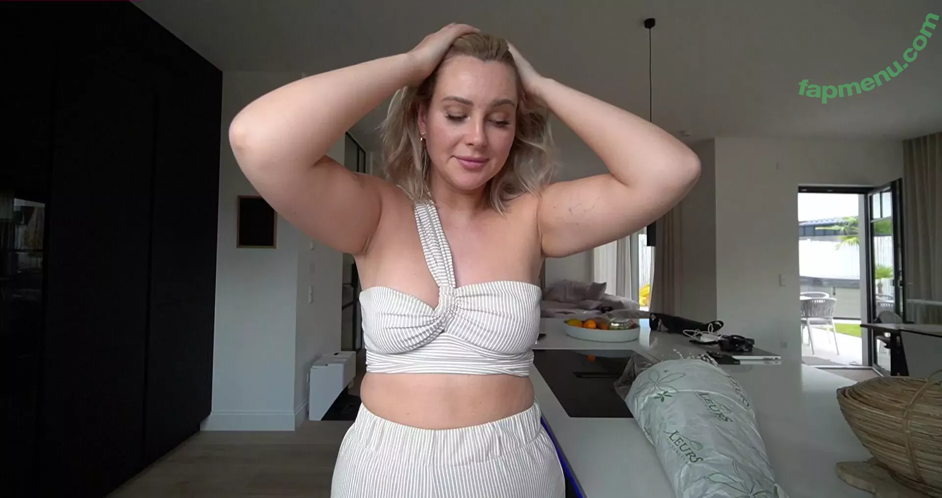 Maren Wolf nude photo #0414 (jellwolffree / marenwolf)