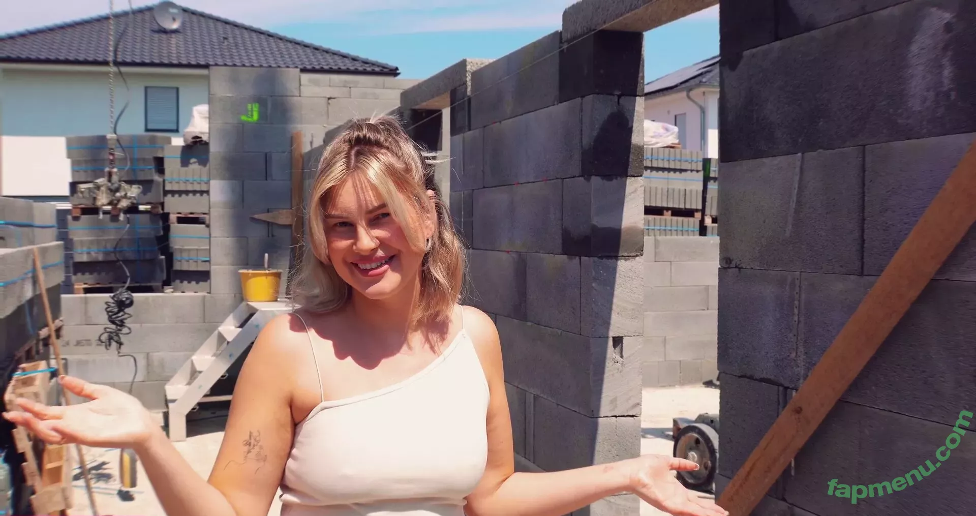 Maren Wolf nude photo #0434 (jellwolffree / marenwolf)