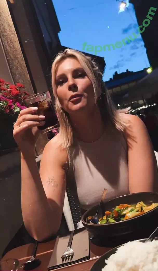 Maren Wolf nude photo #0520 (jellwolffree / marenwolf)