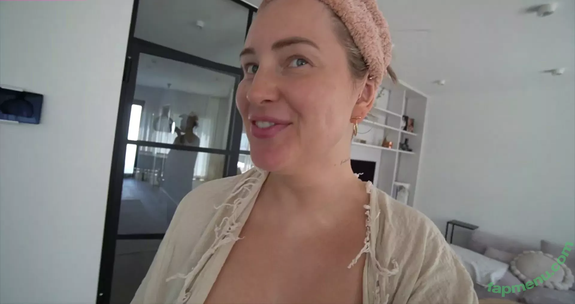 Maren Wolf nude photo #0543 (jellwolffree / marenwolf)