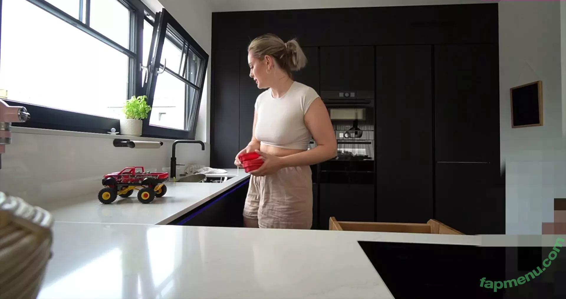 Maren Wolf nude photo #0556 (jellwolffree / marenwolf)