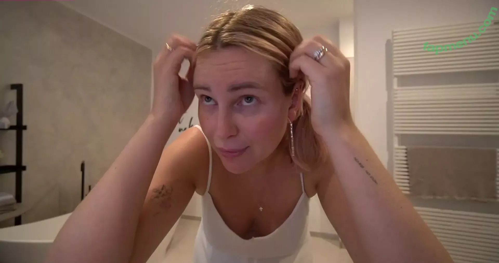 Maren Wolf nude photo #0637 (jellwolffree / marenwolf)