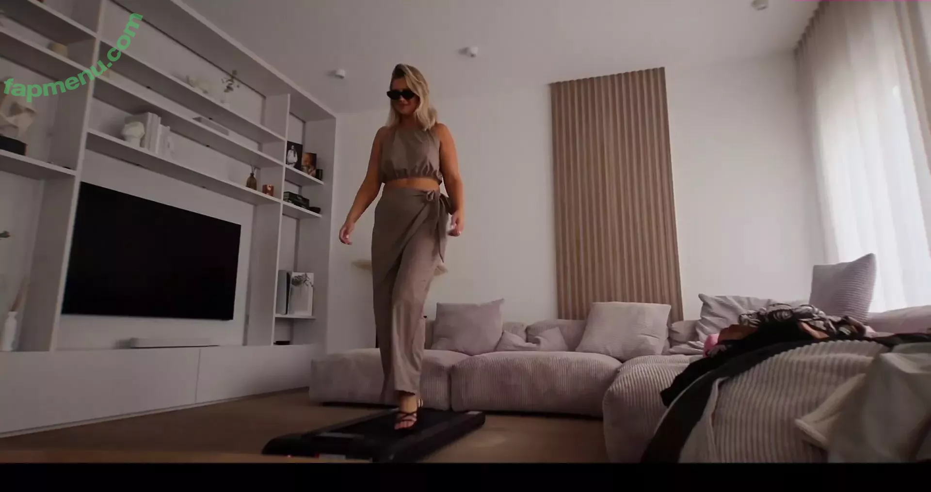 Maren Wolf nude photo #1021 (jellwolffree / marenwolf)