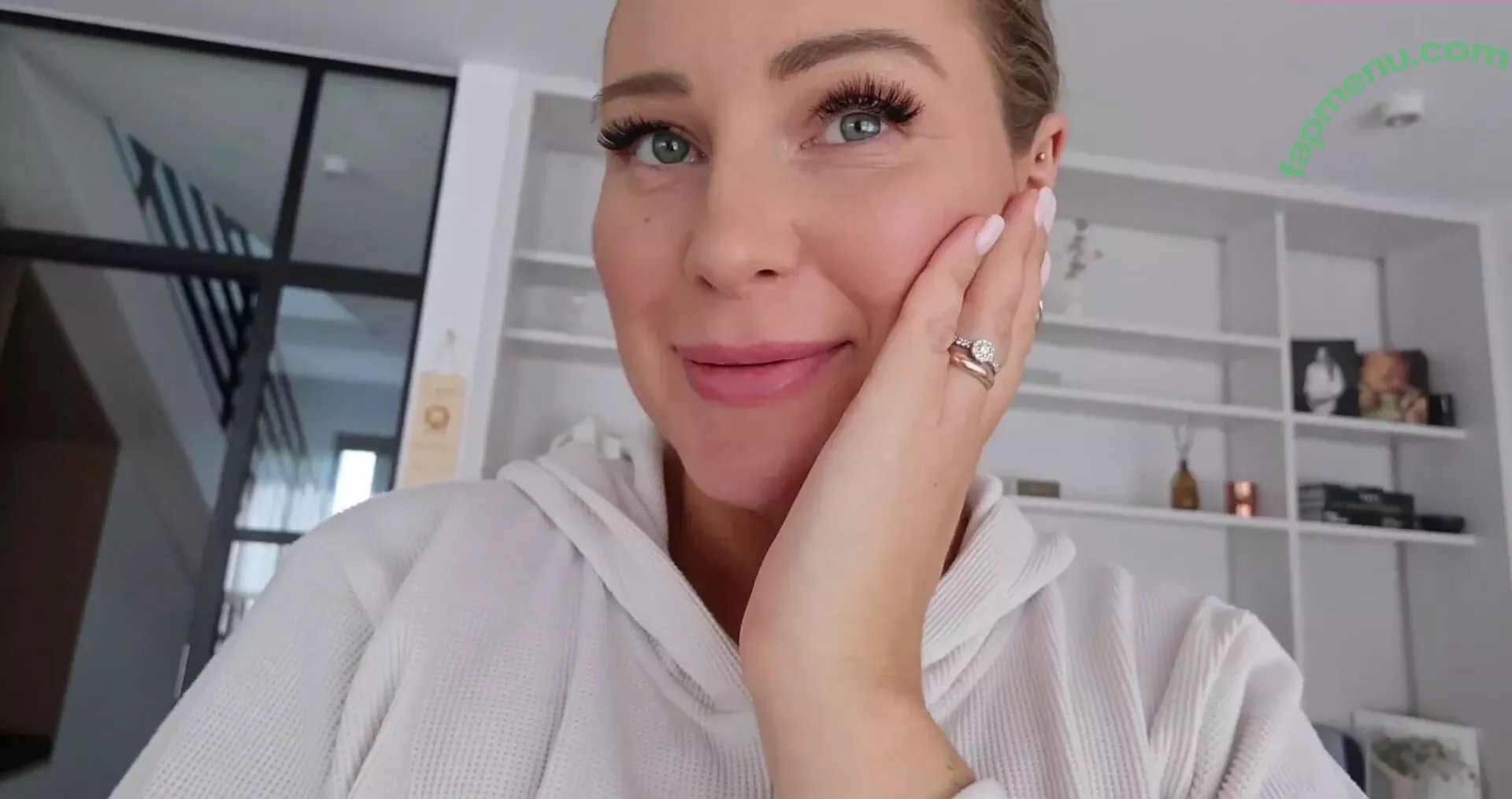 Maren Wolf nude photo #1023 (jellwolffree / marenwolf)