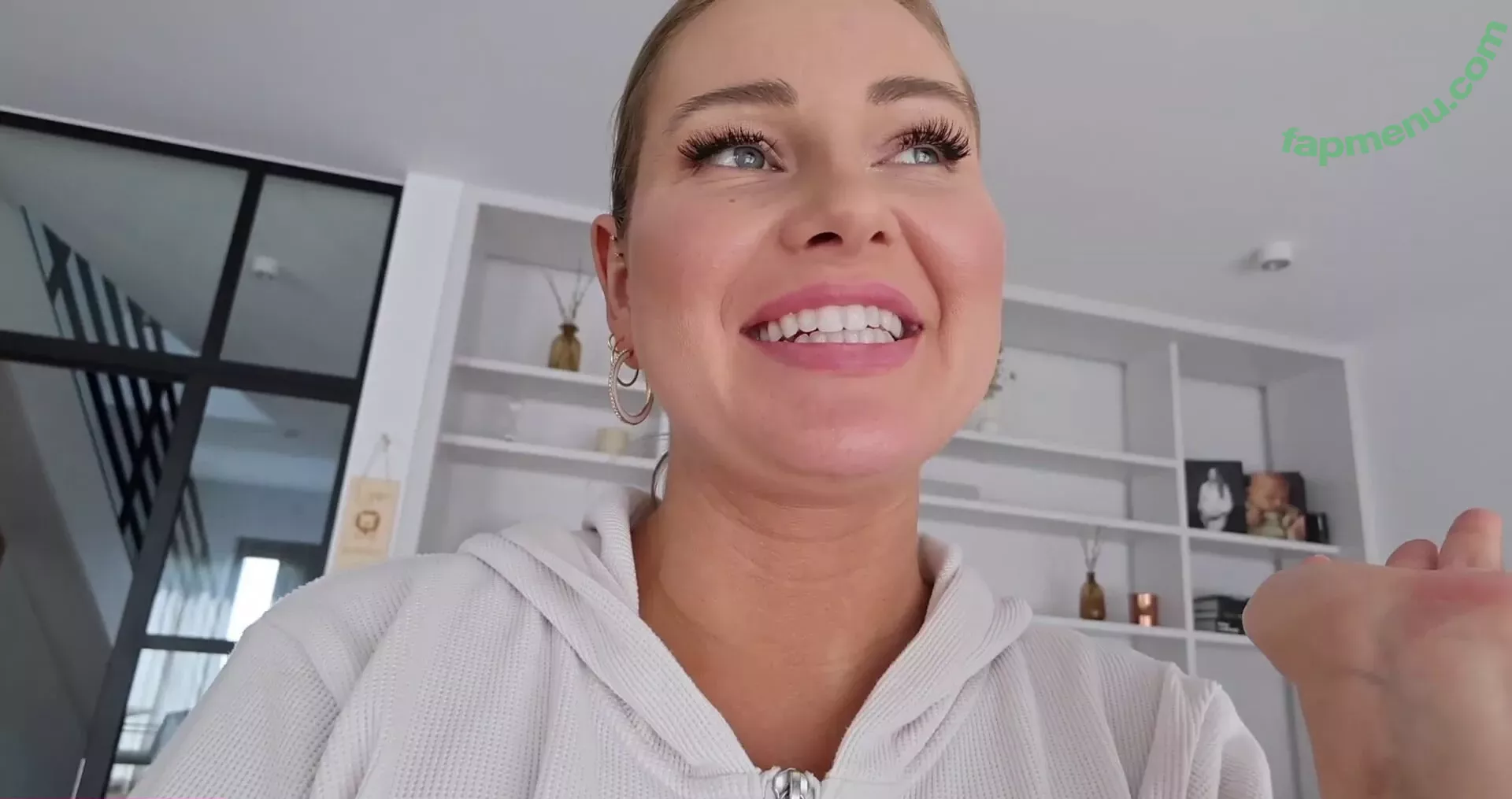 Maren Wolf nude photo #1025 (jellwolffree / marenwolf)