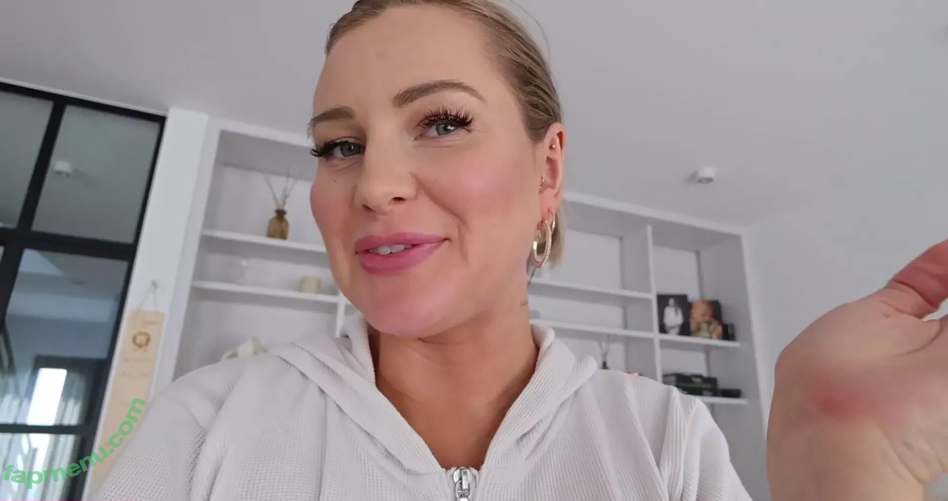 Maren Wolf nude photo #1026 (jellwolffree / marenwolf)