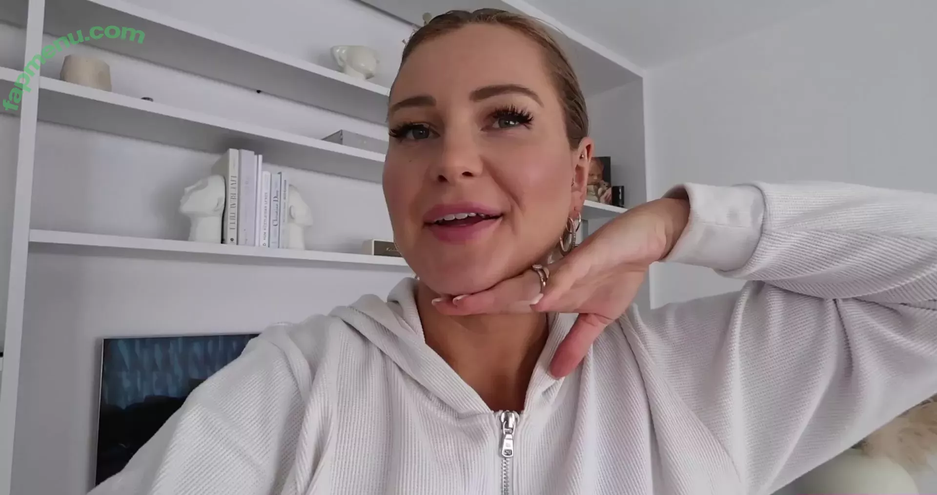 Maren Wolf nude photo #1030 (jellwolffree / marenwolf)