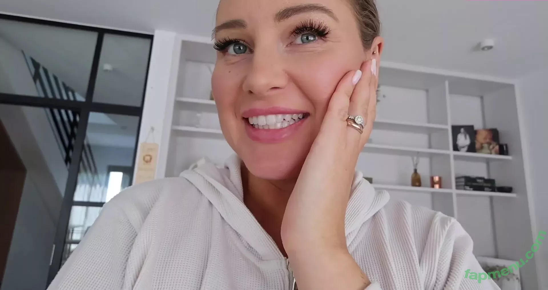 Maren Wolf nude photo #1031 (jellwolffree / marenwolf)