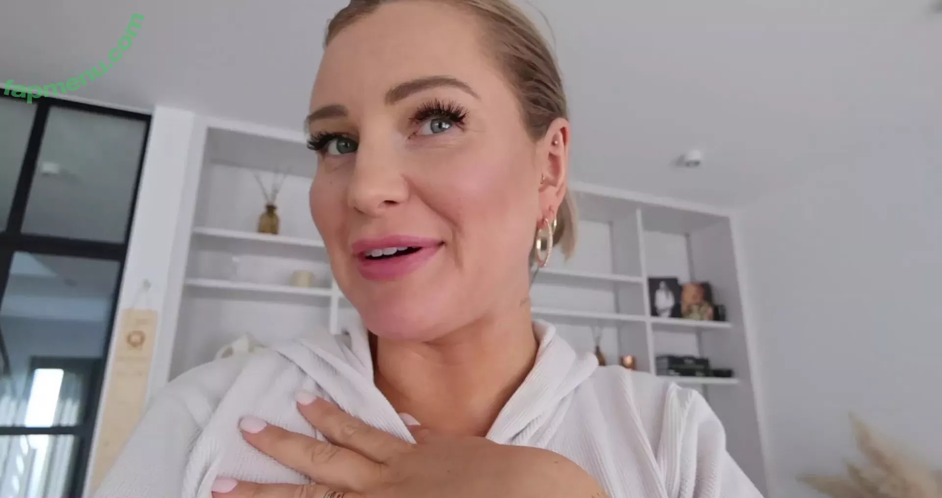 Maren Wolf nude photo #1032 (jellwolffree / marenwolf)