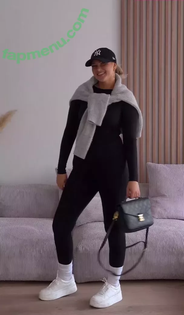 Maren Wolf nude photo #1118 (jellwolffree / marenwolf)