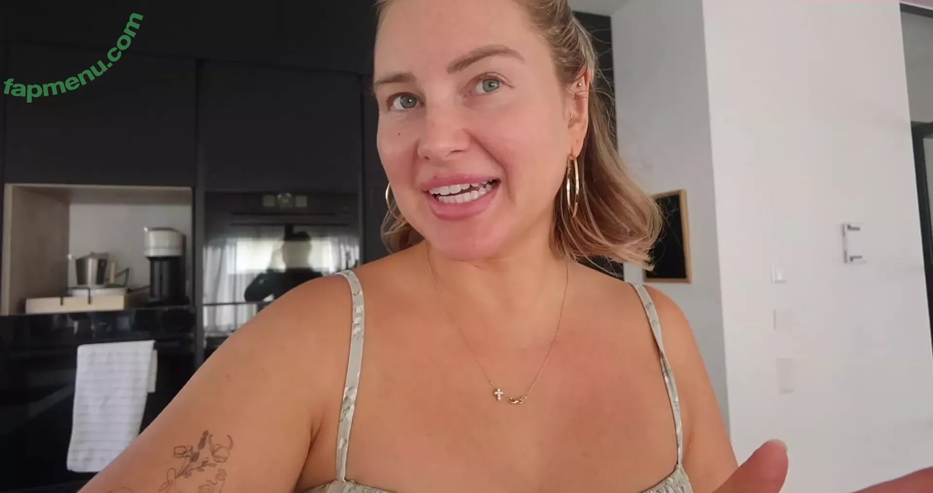 Maren Wolf nude photo #1126 (jellwolffree / marenwolf)