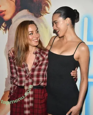 Margaret Qualley / SarahMargaretQualley nude photo #0570