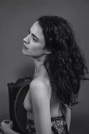 Margaret Qualley / margaretqualley nude photo #0095