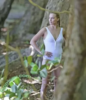 Margot Robbie / margotrobbie / margotrobbieofficial nude photo #2995