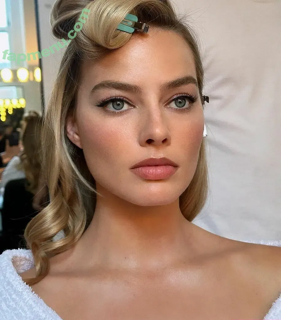 Margot Robbie nude photo #2132 (margotrobbie / margotrobbieofficial)