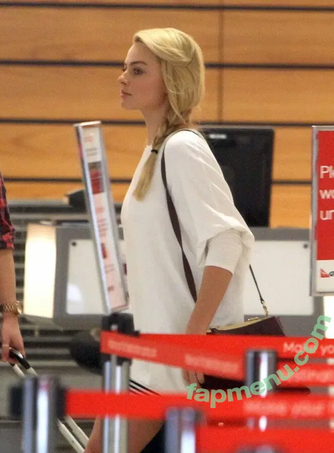 Margot Robbie nude photo #2291 (margotrobbie / margotrobbieofficial)