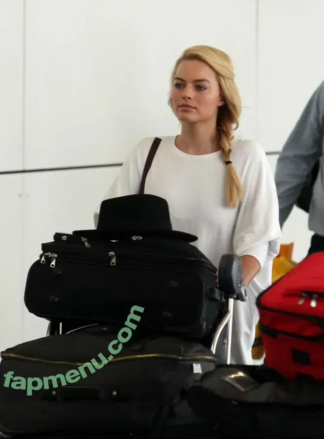 Margot Robbie nude photo #2302 (margotrobbie / margotrobbieofficial)