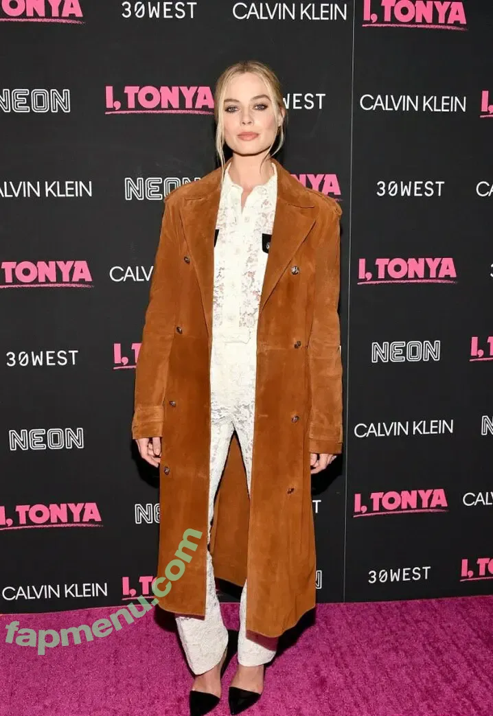 Margot Robbie nude photo #2305 (margotrobbie / margotrobbieofficial)