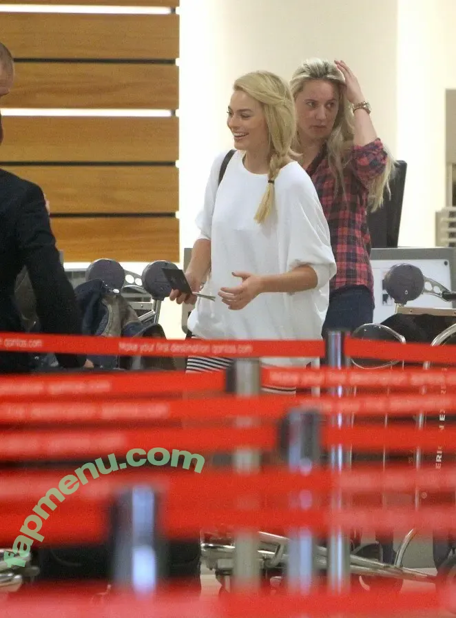 Margot Robbie nude photo #2307 (margotrobbie / margotrobbieofficial)