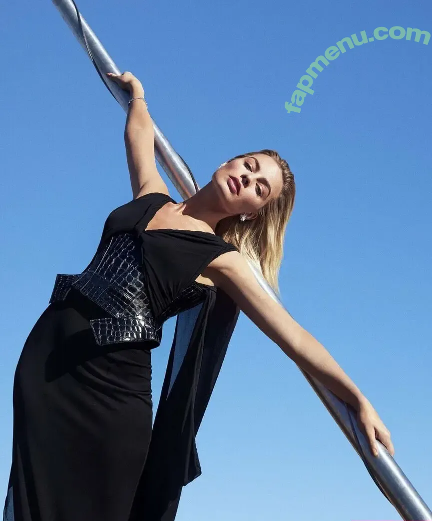 Margot Robbie nude photo #2440 (margotrobbie / margotrobbieofficial)