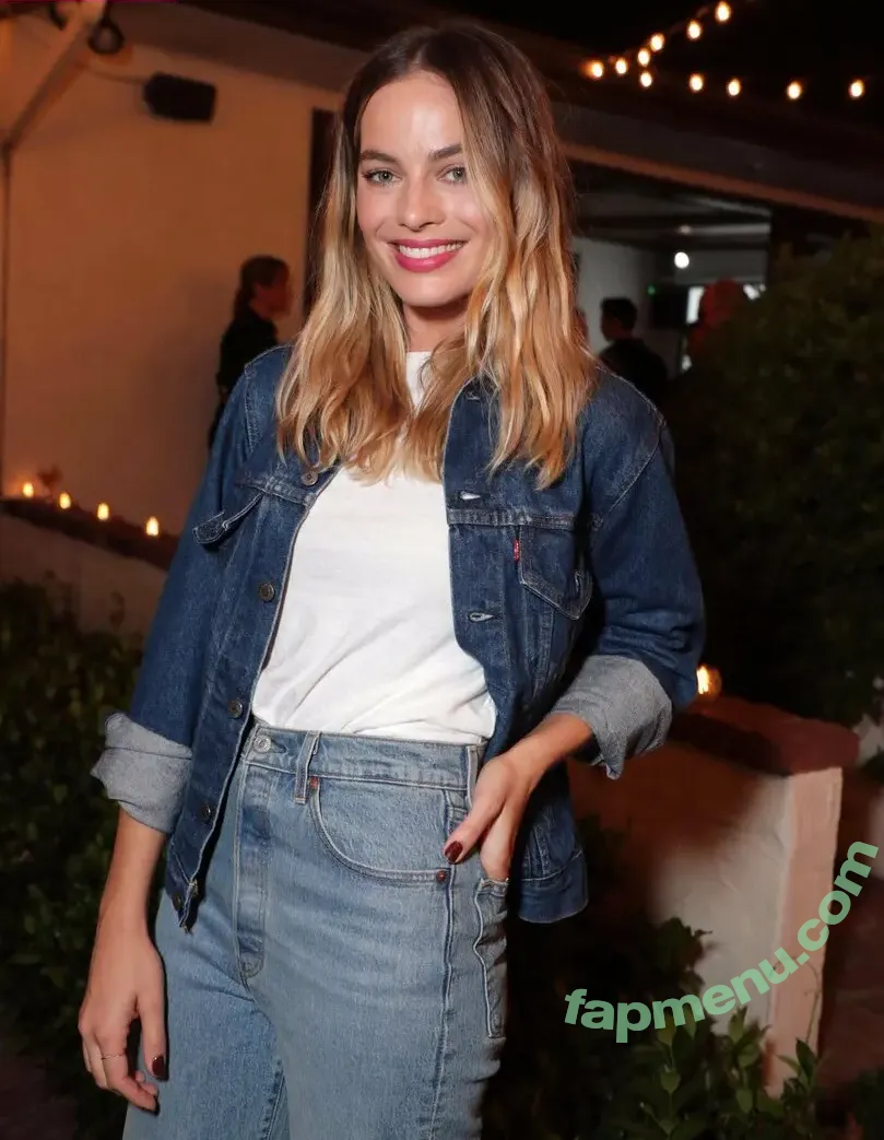Margot Robbie nude photo #2471 (margotrobbie / margotrobbieofficial)