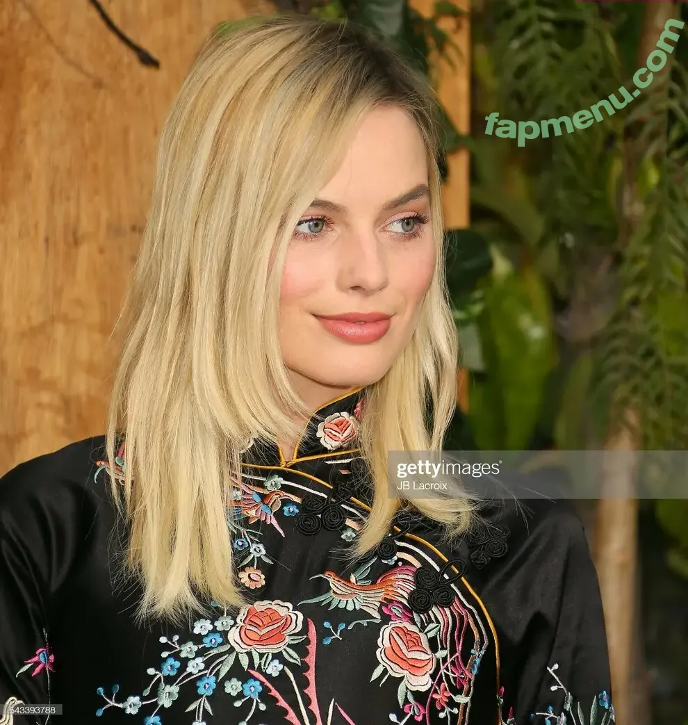 Margot Robbie nude photo #2491 (margotrobbie / margotrobbieofficial)