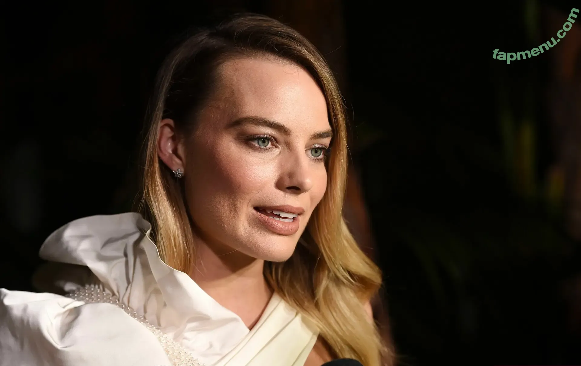 Margot Robbie nude photo #2501 (margotrobbie / margotrobbieofficial)