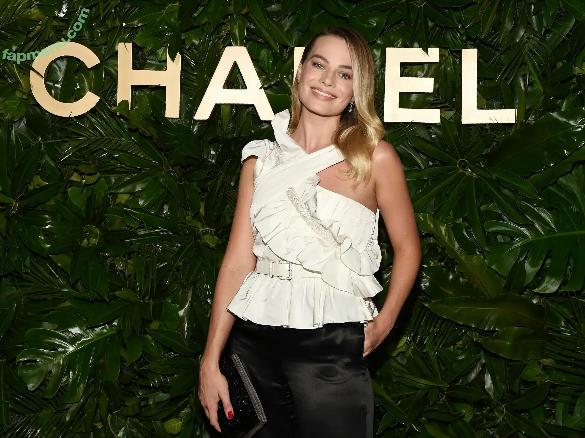 Margot Robbie nude photo #2511 (margotrobbie / margotrobbieofficial)