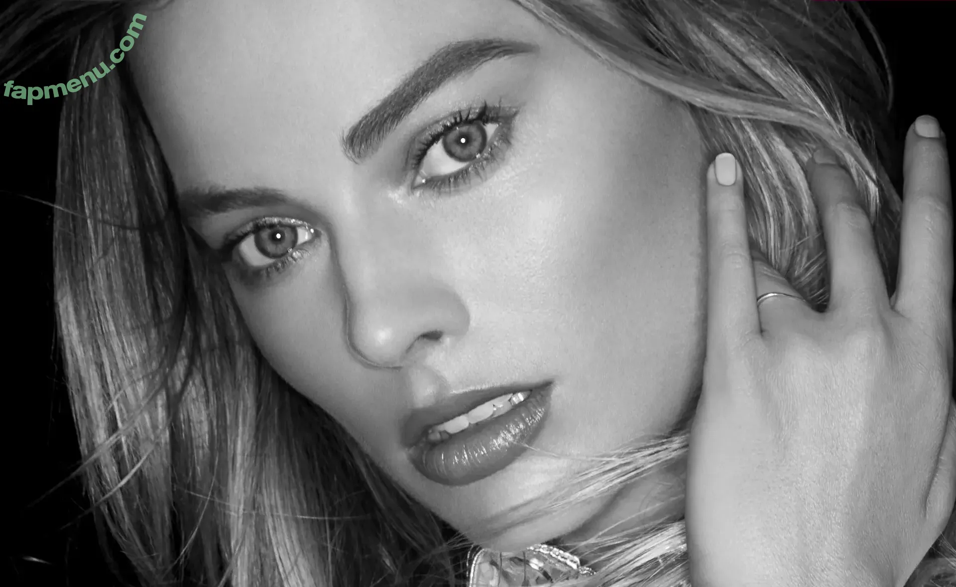 Margot Robbie nude photo #2552 (margotrobbie / margotrobbieofficial)