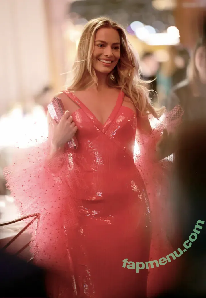 Margot Robbie nude photo #2813 (margotrobbie / margotrobbieofficial)