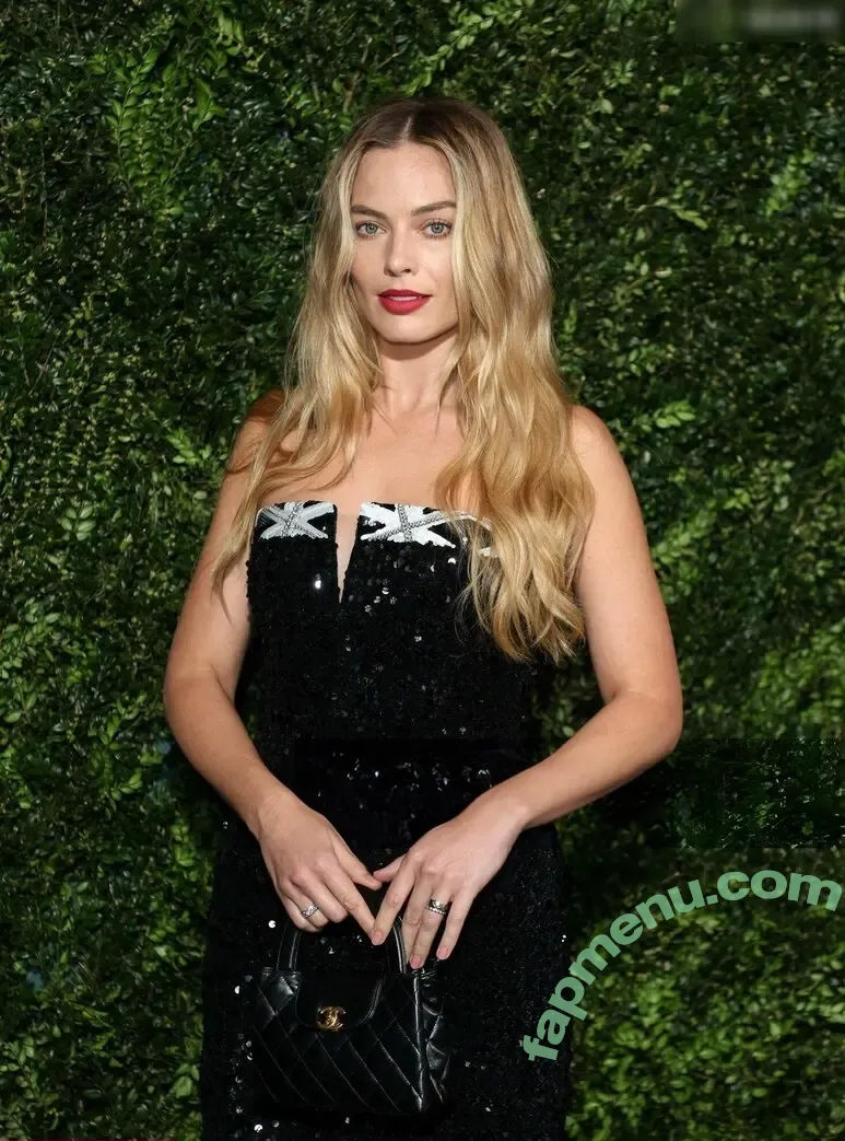 Margot Robbie nude photo #2924 (margotrobbie / margotrobbieofficial)