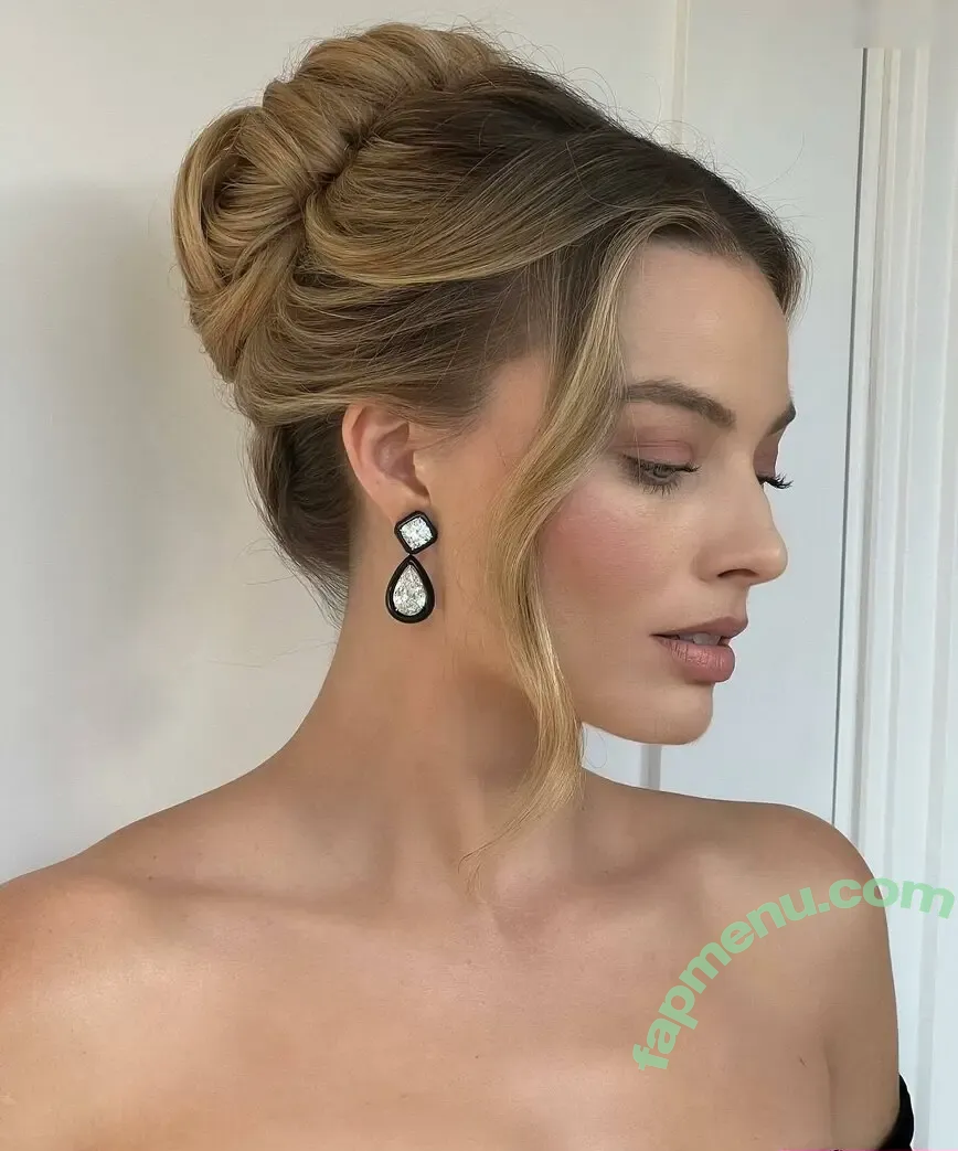 Margot Robbie nude photo #2950 (margotrobbie / margotrobbieofficial)