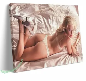 Margot Robbie / margotrobbie / margotrobbieofficial nude photo #3442