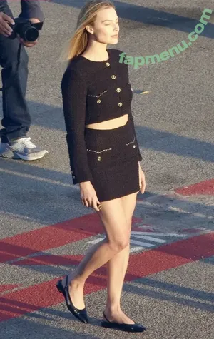 Margot Robbie / margotrobbie / margotrobbieofficial nude photo #3540