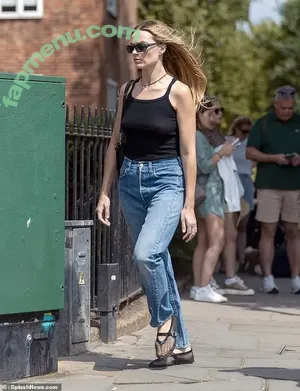 Margot Robbie / margotrobbie / margotrobbieofficial nude photo #3643