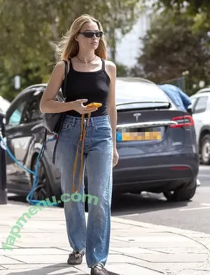 Margot Robbie / margotrobbie / margotrobbieofficial nude photo #3647