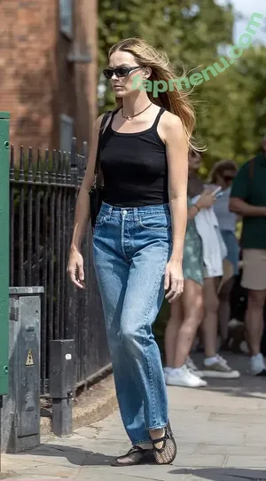 Margot Robbie / margotrobbie / margotrobbieofficial nude photo #3648