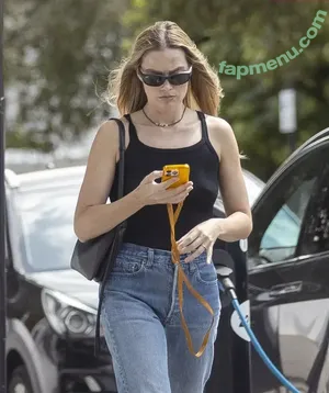 Margot Robbie / margotrobbie / margotrobbieofficial nude photo #3649