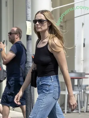 Margot Robbie / margotrobbie / margotrobbieofficial nude photo #3653