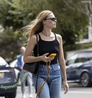 Margot Robbie / margotrobbie / margotrobbieofficial nude photo #3669