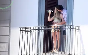 Margot Robbie / margotrobbie / margotrobbieofficial nude photo #3715