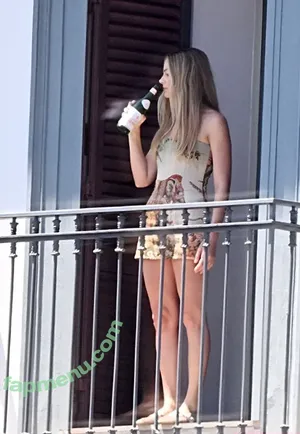 Margot Robbie / margotrobbie / margotrobbieofficial nude photo #3722