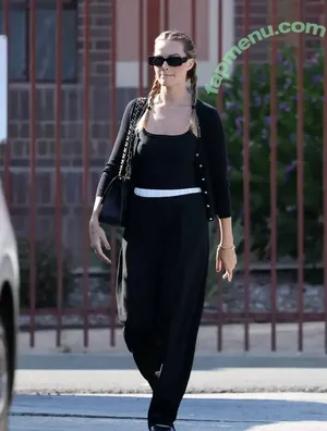 Margot Robbie / margotrobbie / margotrobbieofficial nude photo #3753