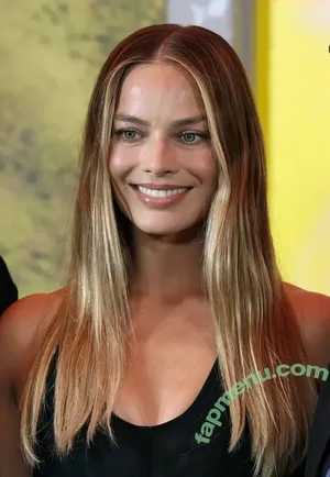 Margot Robbie / margotrobbie / margotrobbieofficial nude photo #3800
