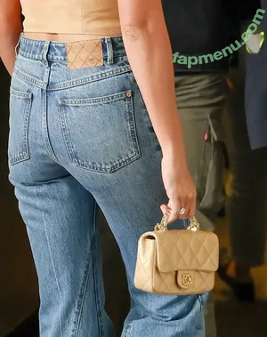 Margot Robbie / margotrobbieofficial nude photo #3969