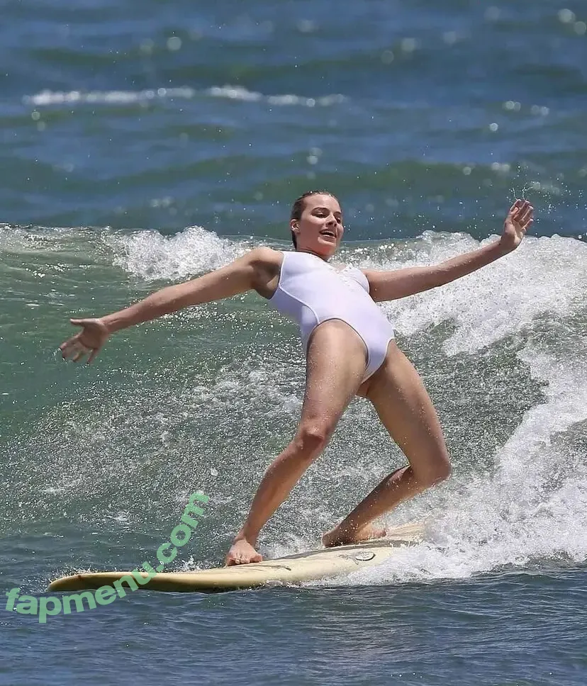 Margot Robbie nude photo #3000 (margotrobbie / margotrobbieofficial)