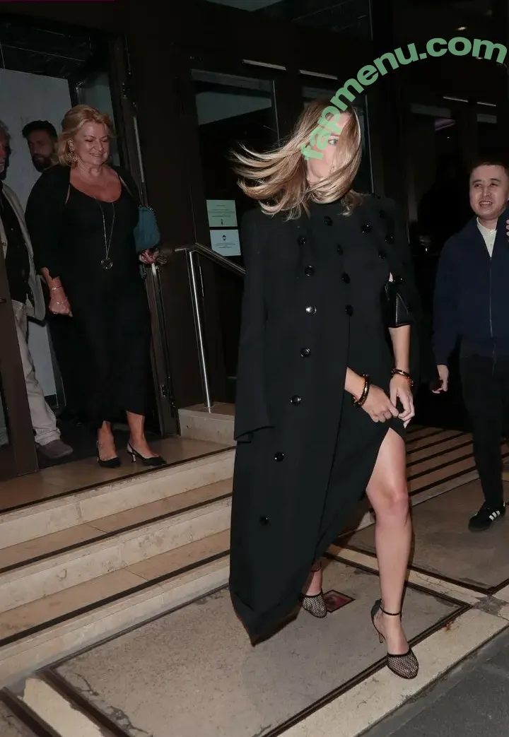 Margot Robbie nude photo #3016 (margotrobbie / margotrobbieofficial)