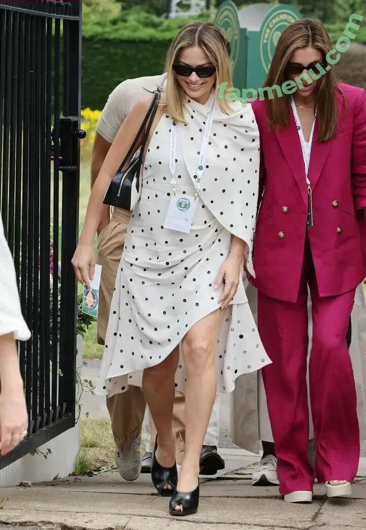 Margot Robbie nude photo #3041 (margotrobbie / margotrobbieofficial)